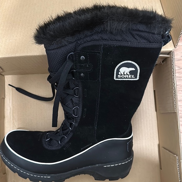 ⭐️Lightly Worn Once: Black Sorel Tivoli III High in size 8.5⭐️ - Picture 4 of 8